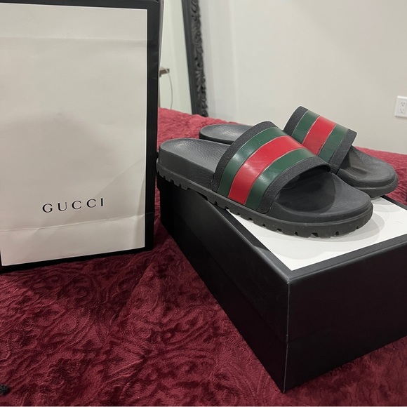 Men’s Gucci slides - Picture 2 of 8
